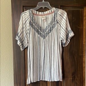 Knox Rose Blue and Cream Flutter Sleeve Blouse Size L